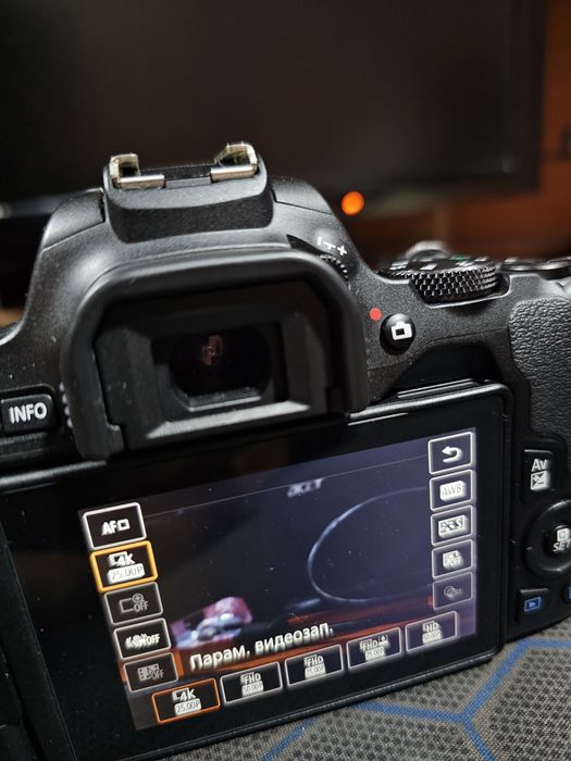 Canon 250D состояние как новое