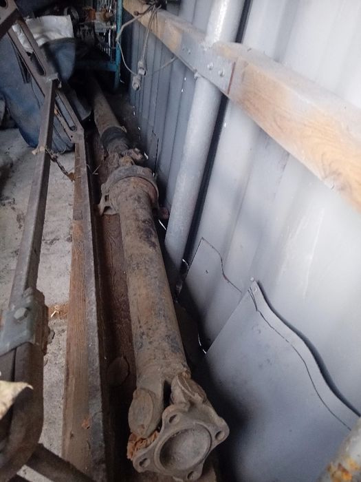 Карданный вал газ 52 советского качества!