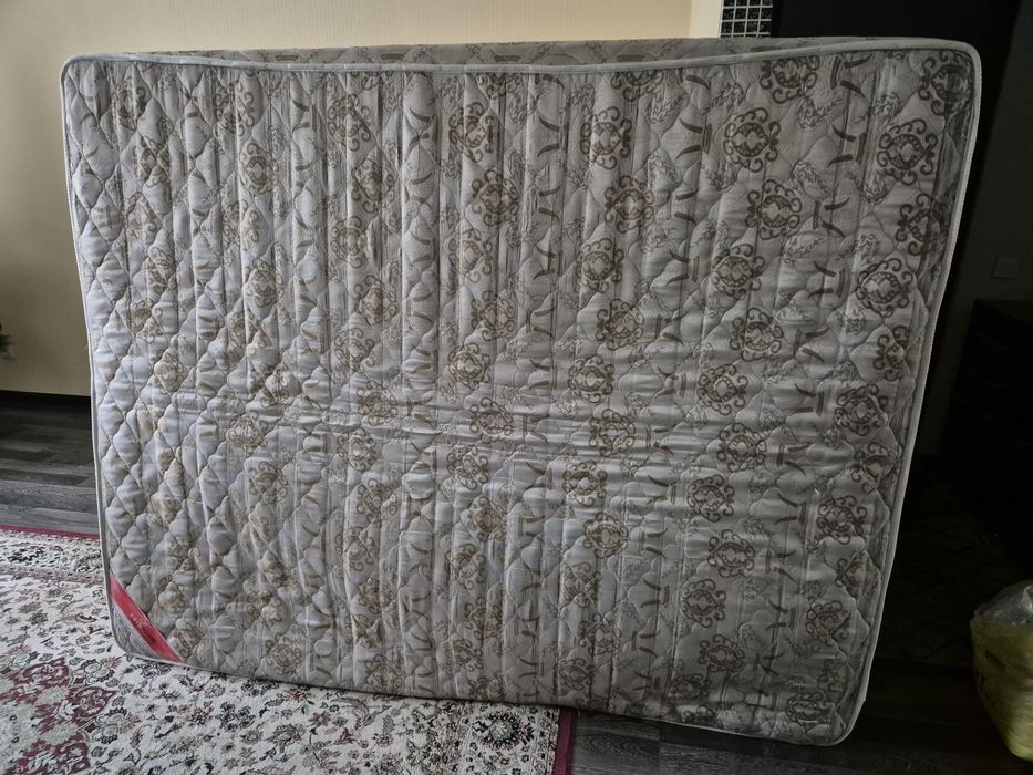 Матрас 160×200 .