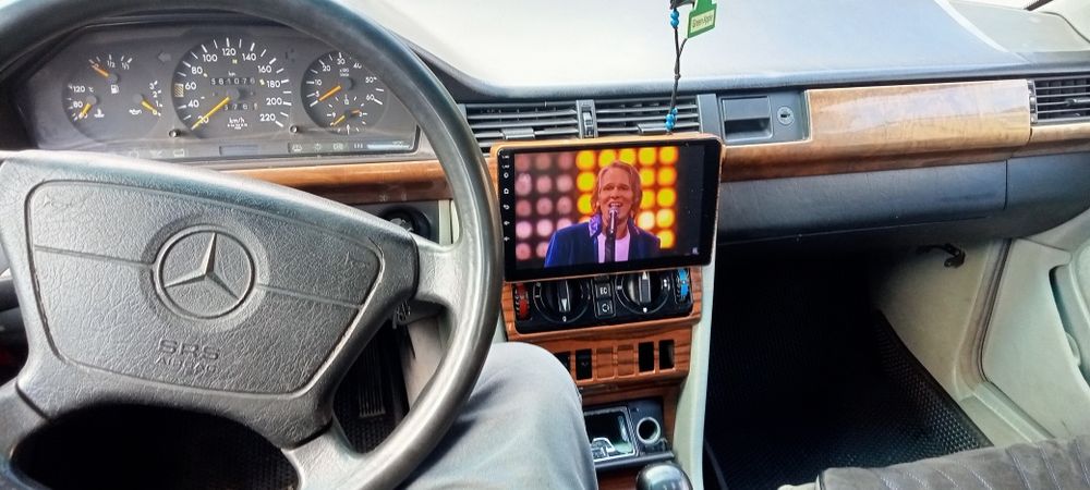 DAIMLER  BENZ  E 300    090 ⁰⁹ кар