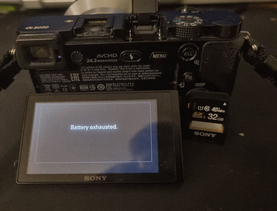 Kit Camera Sony a6000+obiectiv 18-200 sony+accesorii