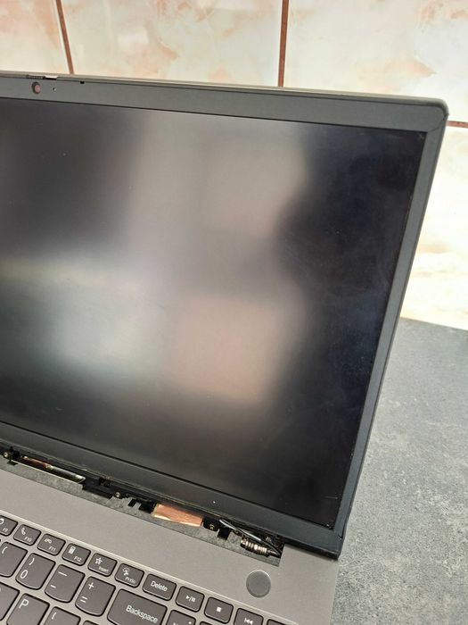 Laptop Lenovo ThinkBook 15 G2 ARE cu procesor AMD Ryzen 5 4500U DEFECT
