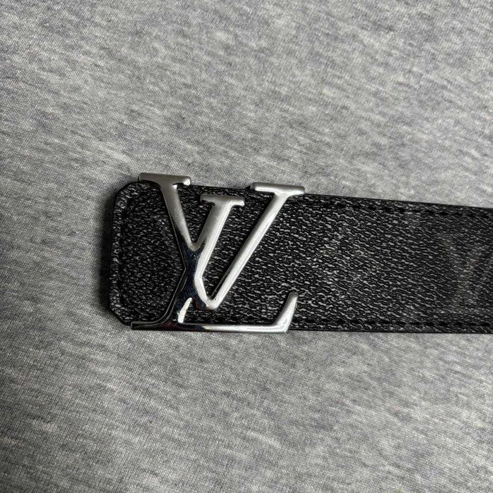 Curea Louis Vuitton Monogram LV Neagră, din Piele Texturată