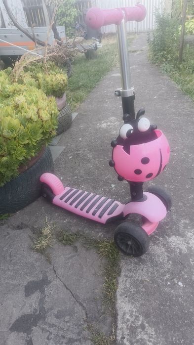 Trotineta pentru fetite