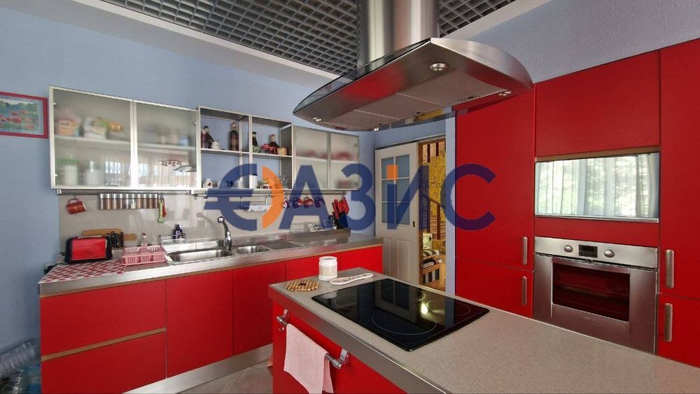 Продава се Къща в Свети Влас - 500 кв.м за 2020 €/кв.м - Снимка #13