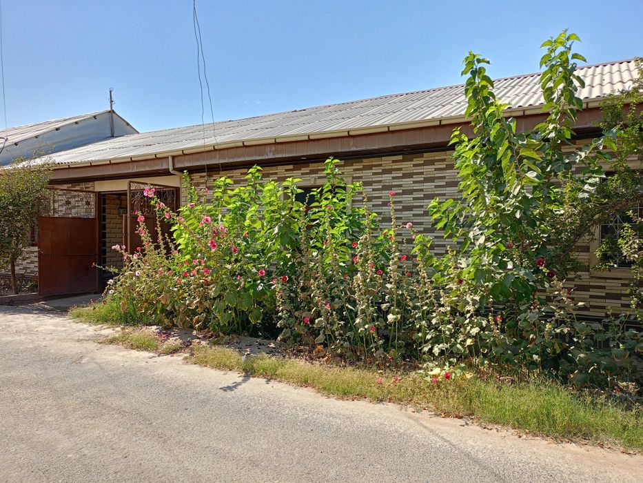 Uy sotiladi  srochna