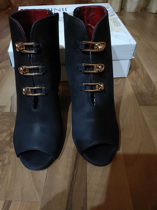 Vând botine damă