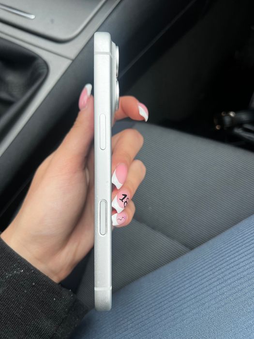Продавам iPhone 17 Pro