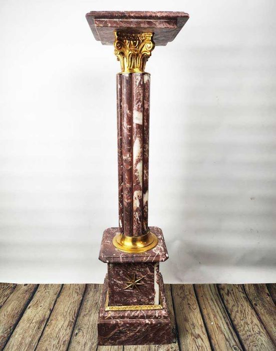 Мраморна колона - постамент /пепел от рози/