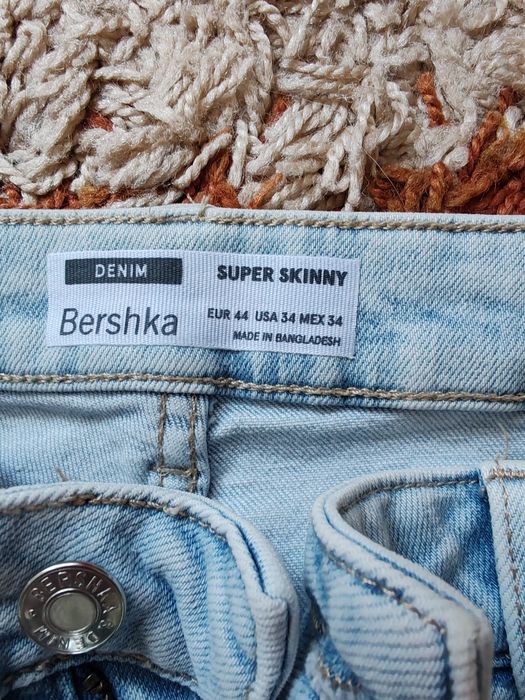 Jeans Bershka nr 34 lung 34