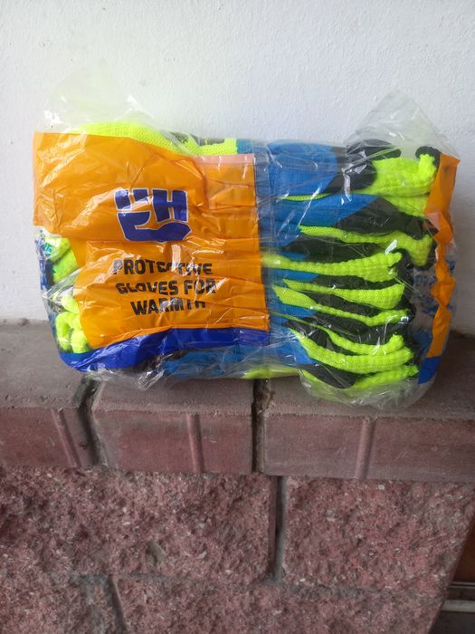 Продам перчатки пачками в пачках по 10 пар