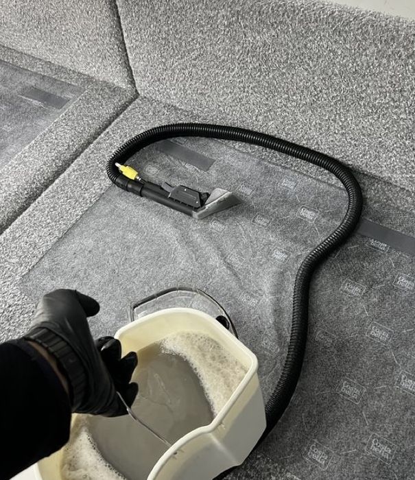 Химчистка диванов и стульев