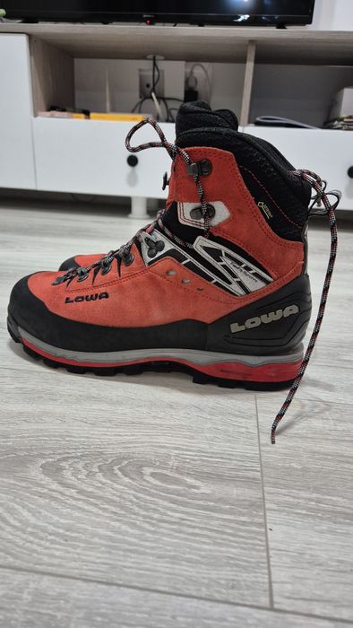Bocanci 4 sezoane lowa alpine expert 2 gtx