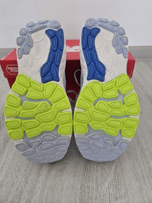 Vand adidasi New Balance W860G13