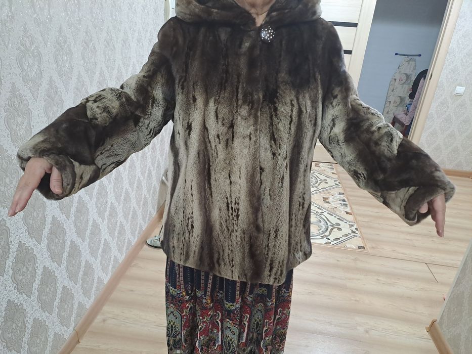 Продам  шубу из норки.