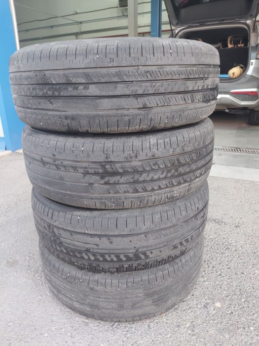 Продается шины 235/65 17R