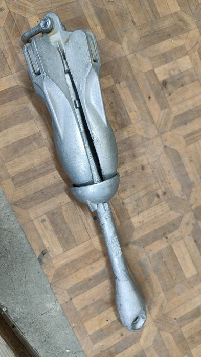 Якорь "кошка" 8 кг продам.