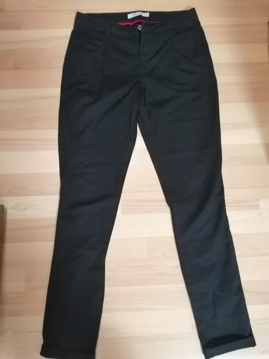 Pantaloni foarte ieftini