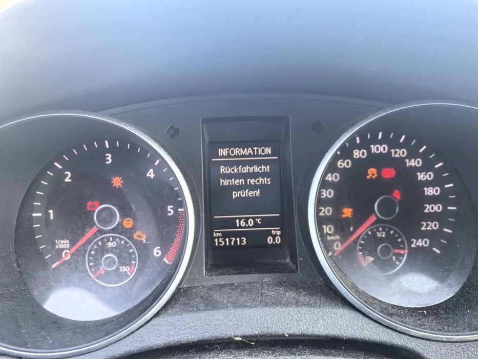 Продавам голф 6 на части