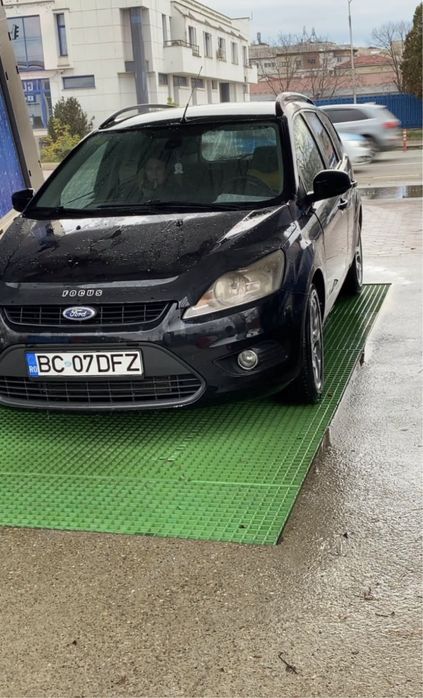 Vând Ford focus 2