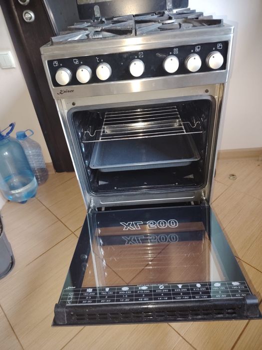 Продам газовую плиту Кайзер