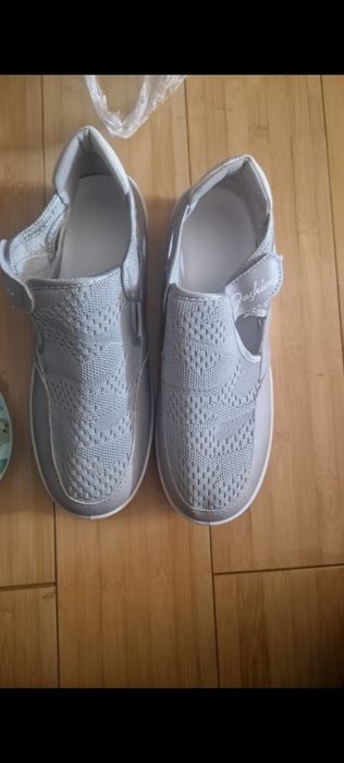 Продам разные обувь