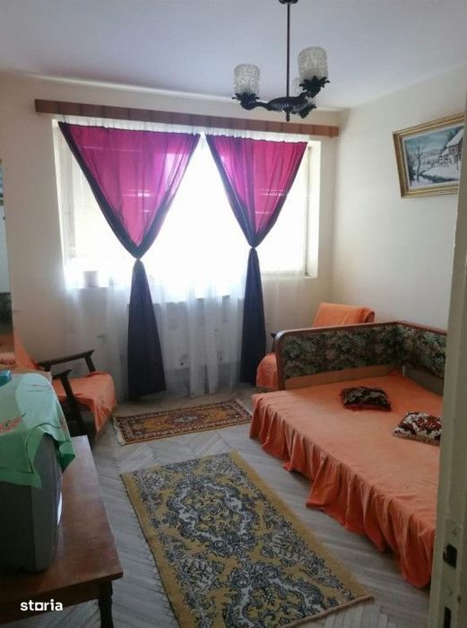 Apartament 3 camere confort 1, Calea Galati, etaj 3.