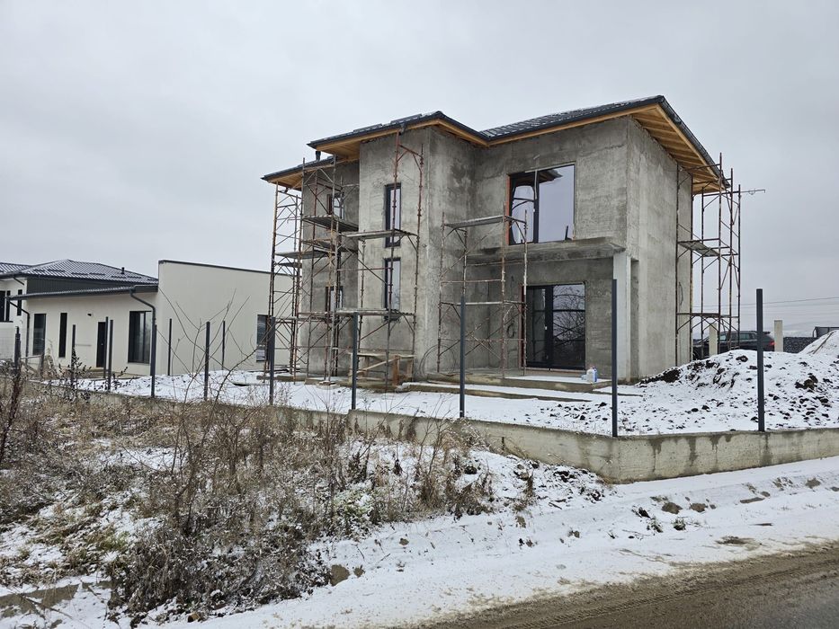 Vila de lux Hlincea , panoramic 360 , strada asfaltata !