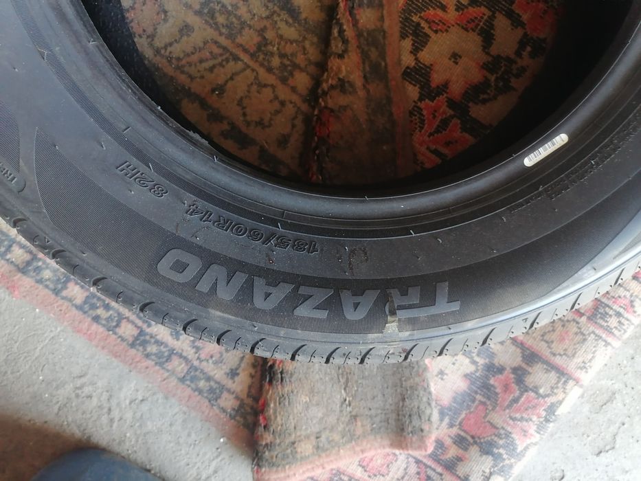 комплект новых шин