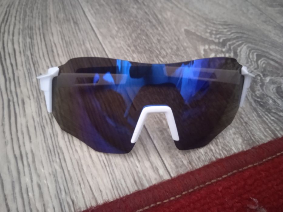 Продам очки спортивные новые