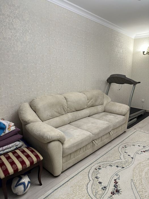 Продам диван с креслами