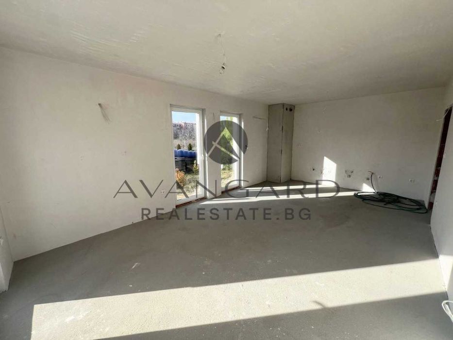 Продава се Тристаен апартамент в Пловдив, Остромила - 132 кв.м за 682 €/кв.м - Снимка #1