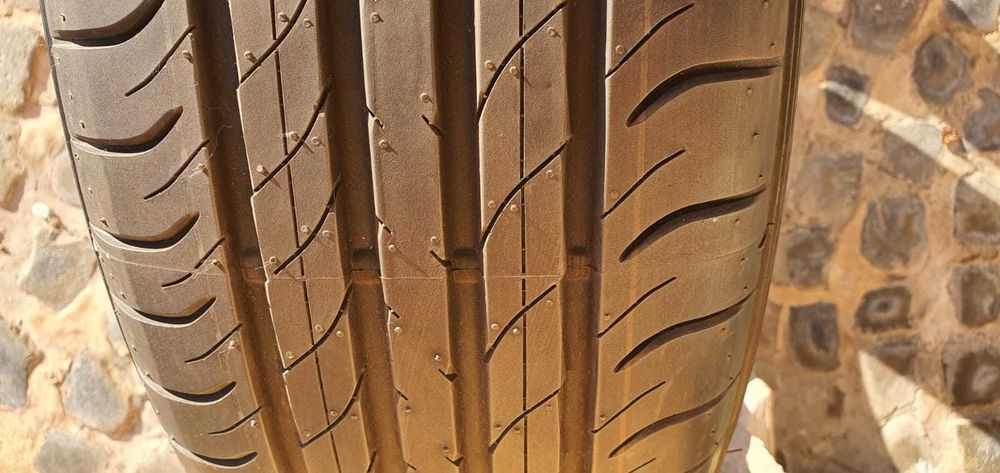 Anvelope noi, nefolosite Bridgestone Dueler