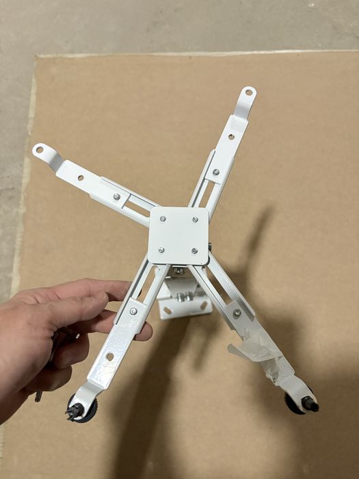 Продам кррюонштейн для проектора