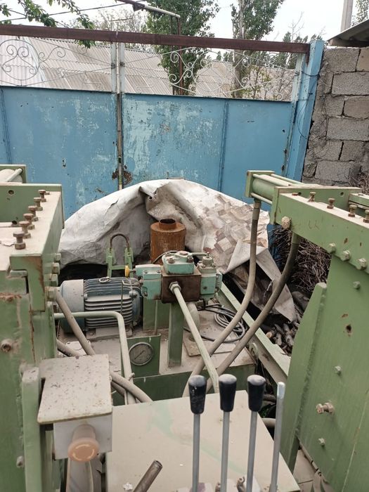 Аппарат по производству глиноблок