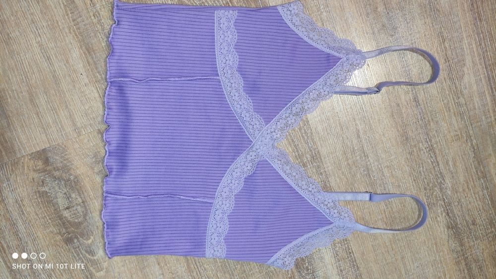 красив топ на H&M