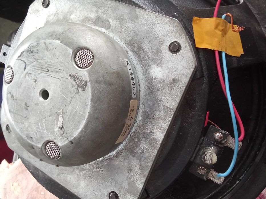 продам динамик 12.75 4 ом.RCF.