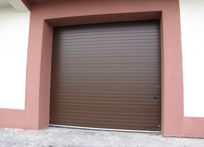 Usa de garaj sectionala izolata 2500/2000 standard pret 591 euro