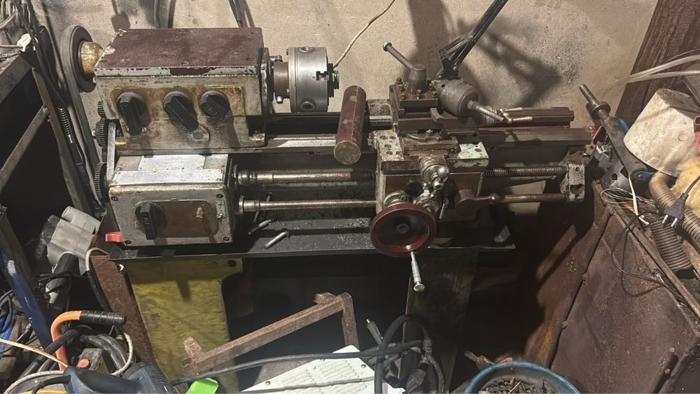 токарный станок.