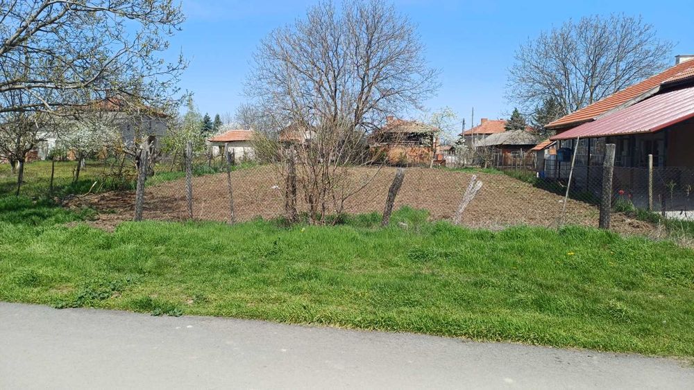 Продава парцел в с. Смирненски
Парцел с площ 650 кв.м, разположен на тихо и спокойно място в с. Смирненски. Подходящ за строеж на къща или ви