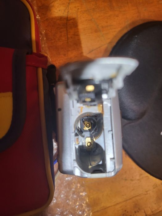 Canon Powershot E1 и Sony Cyber-Shot DSC