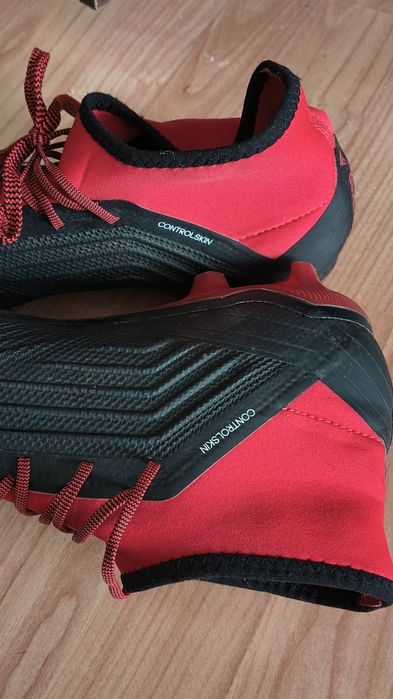 Ghete Fotbal Adidas Predator Negru cu Rosu Mărimea 46