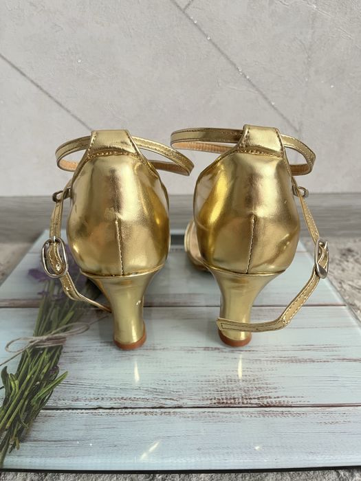 Продам туфли для танцев