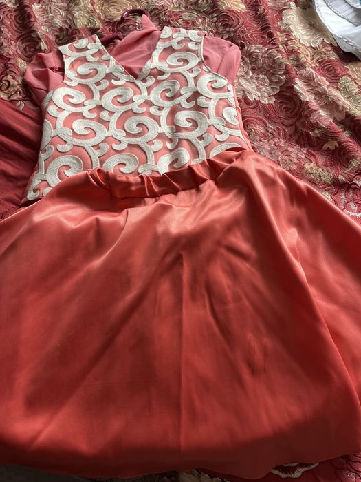 Костьюмы нарядные