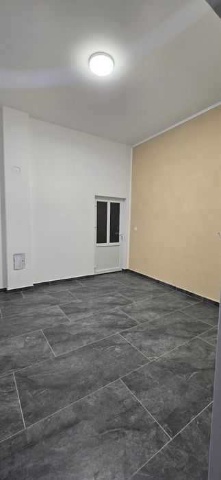 De închiriat proprietate industrialâ, halâ ,câmin pentru muncitori