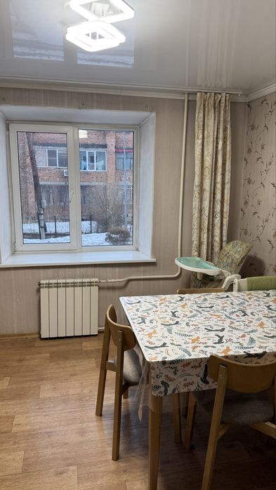 Продается пятикомнатная квартира.