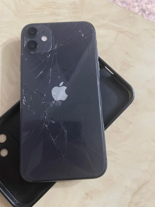 Продам айфон 11 128 гигов