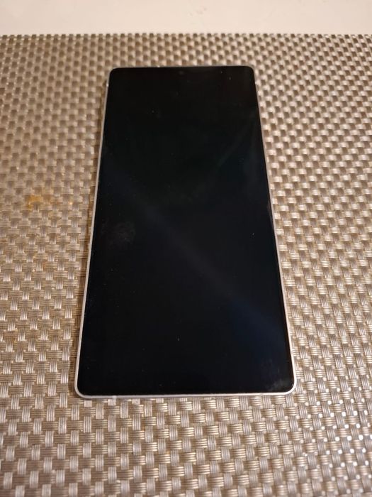 Samsung s25 ultra 256 gb.