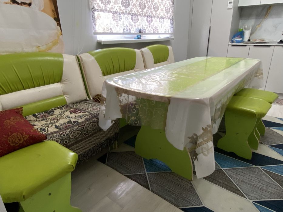 Кухонный Стол с стульям