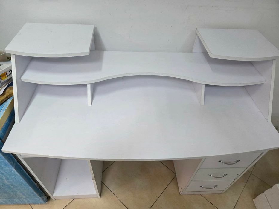 Бюро за детска стая